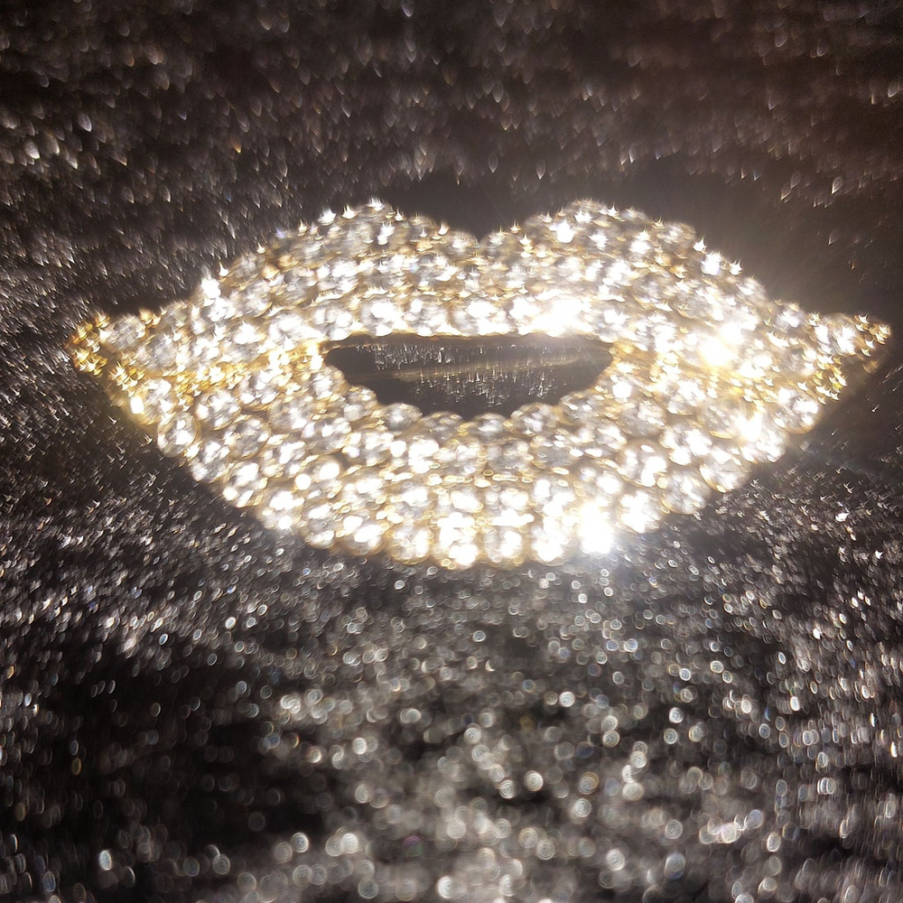 Kiss Me with this Cute Silver Rhinestone Lips Brooch